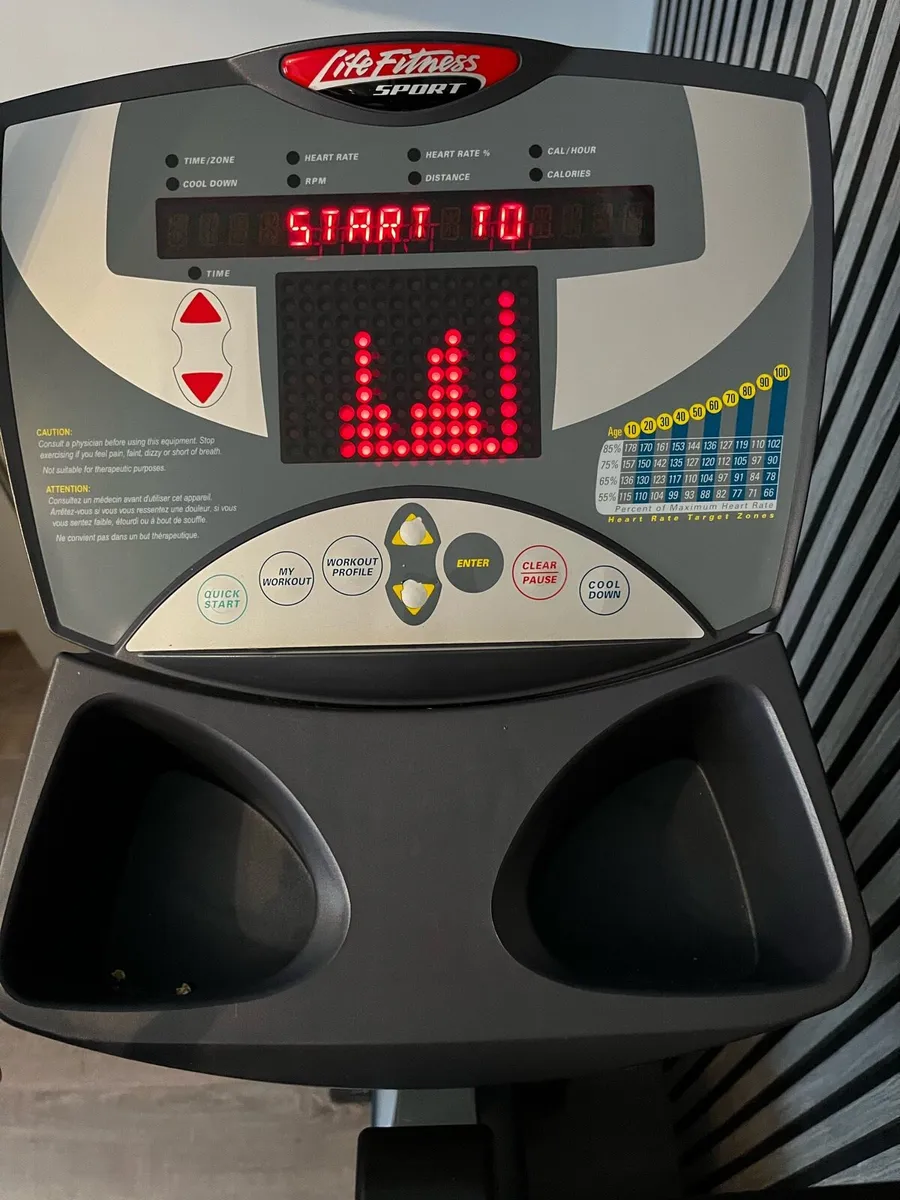 Life fitness commercial exercise bike - Image 3