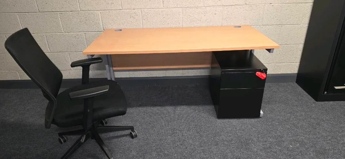 Second-hand hand office desk bundle €299 plus vat - Image 3