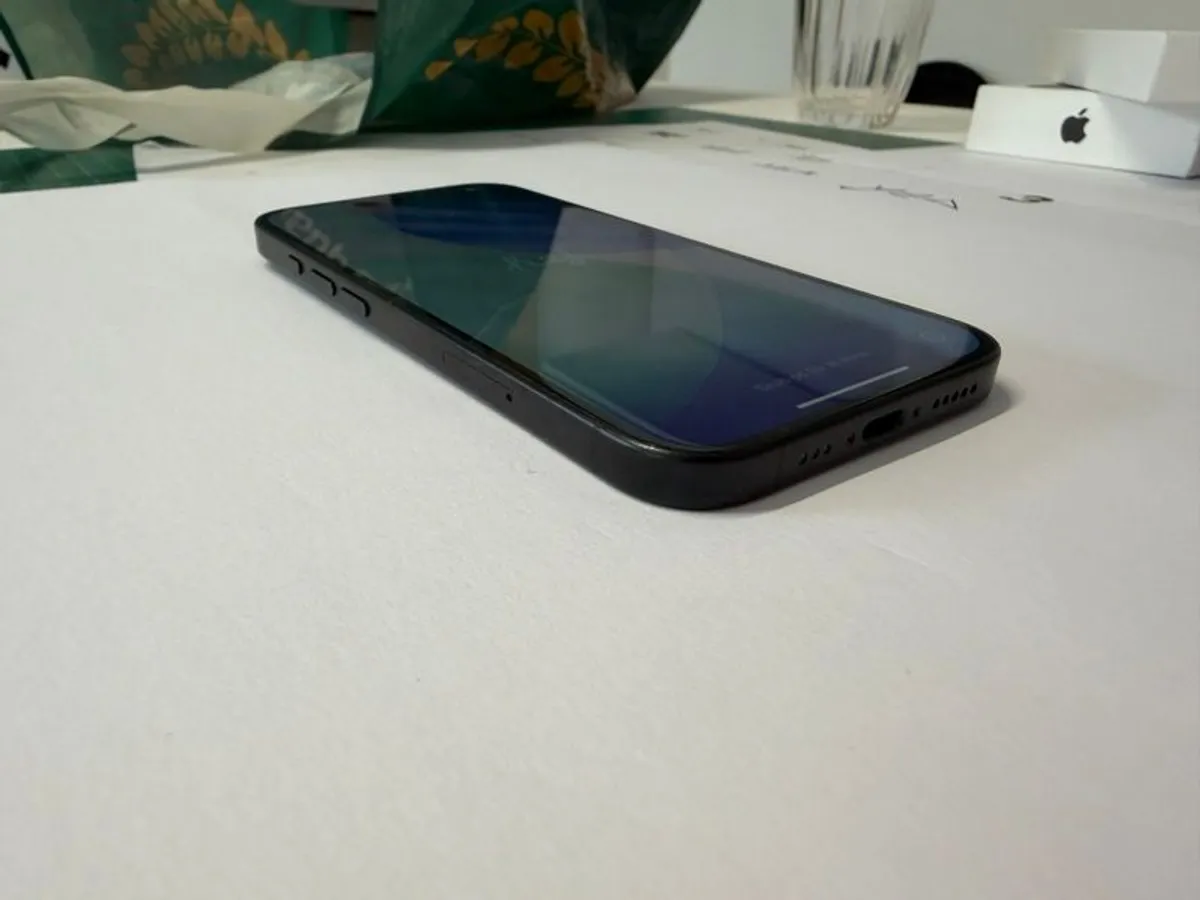 Iphone 16 Black 128GB - Image 3