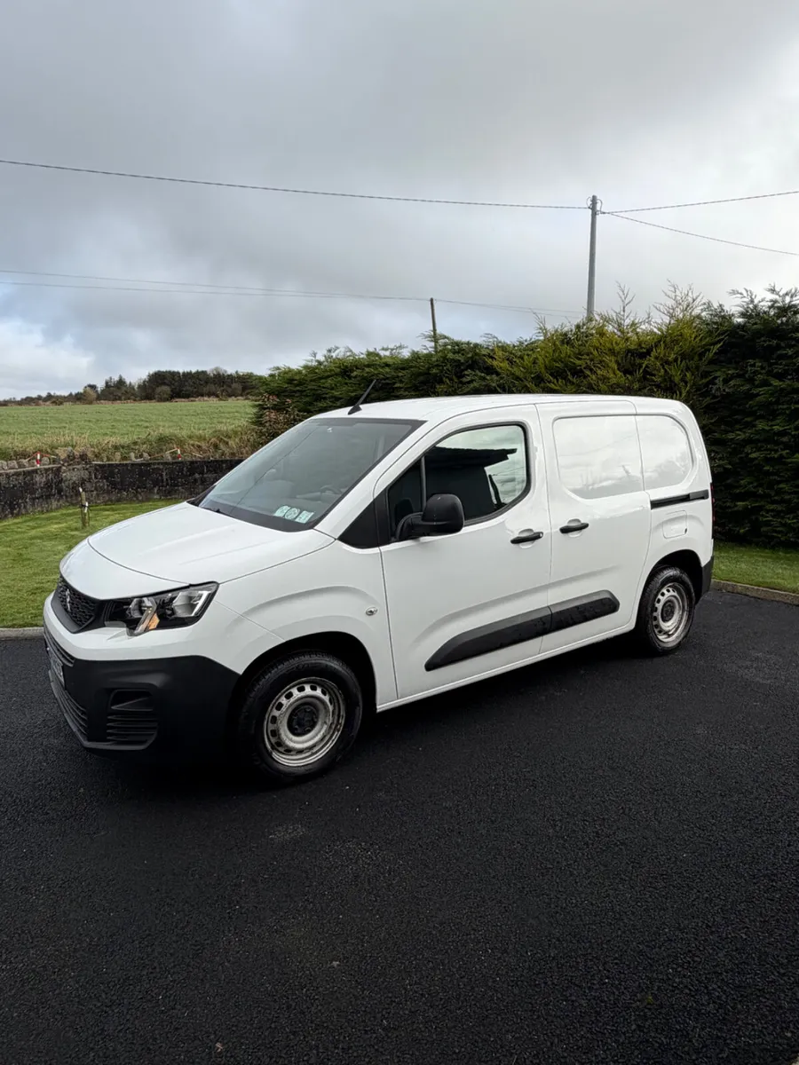 211 Peugoet Partner 1.5 Diesel - Spotless - Image 3