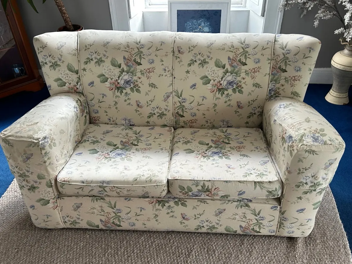 FREE 3 piece vintage living room suite - Image 2