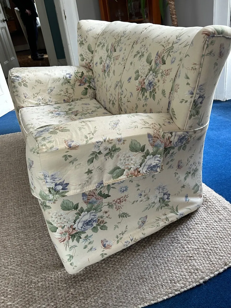 FREE 3 piece vintage living room suite - Image 1