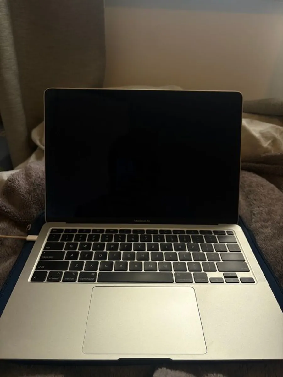 Macbook - Image 4