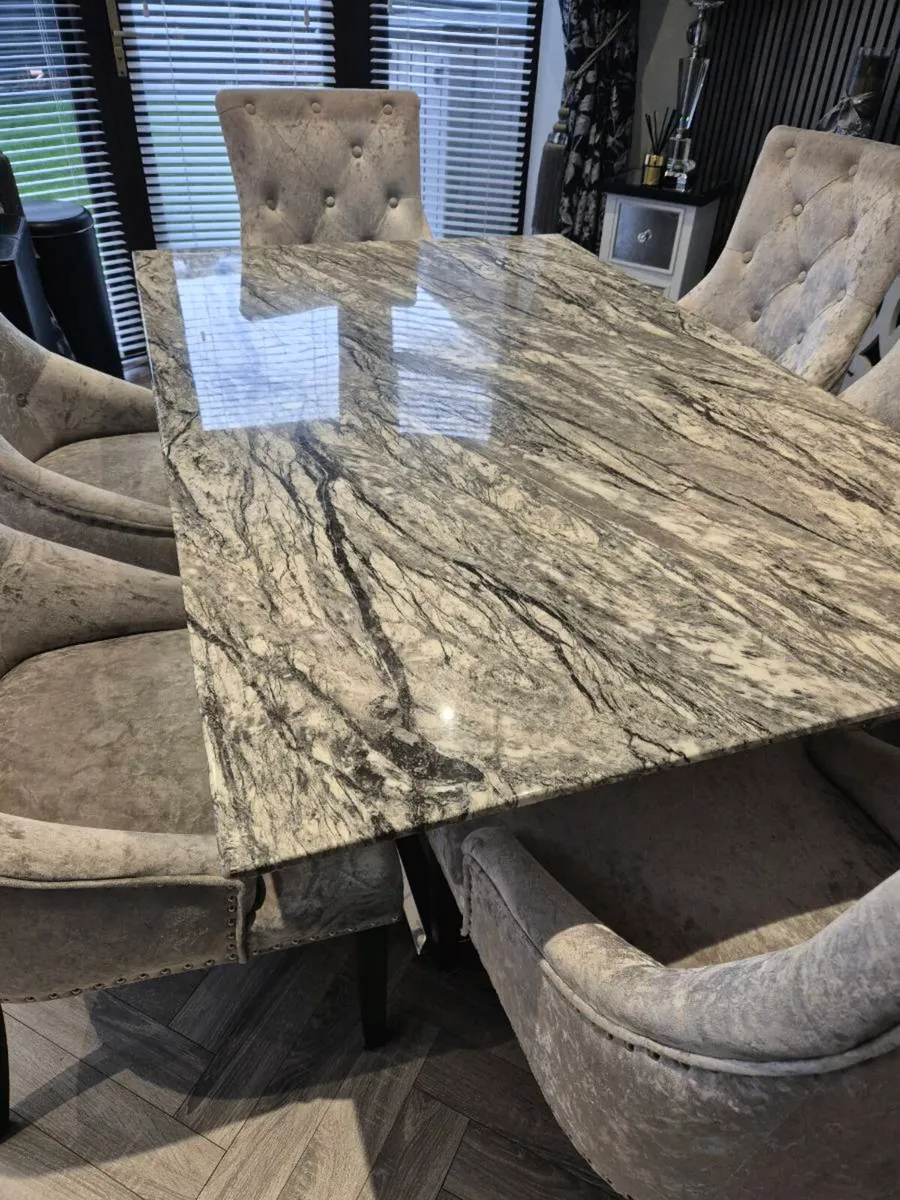 Marble table and 6 chairs - Image 1