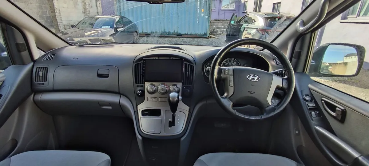 Hyundai i800 2012 - Image 2