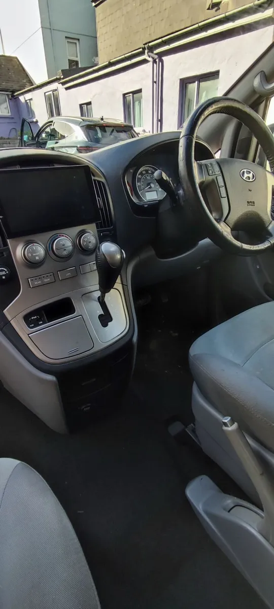 Hyundai i800 2012 - Image 3