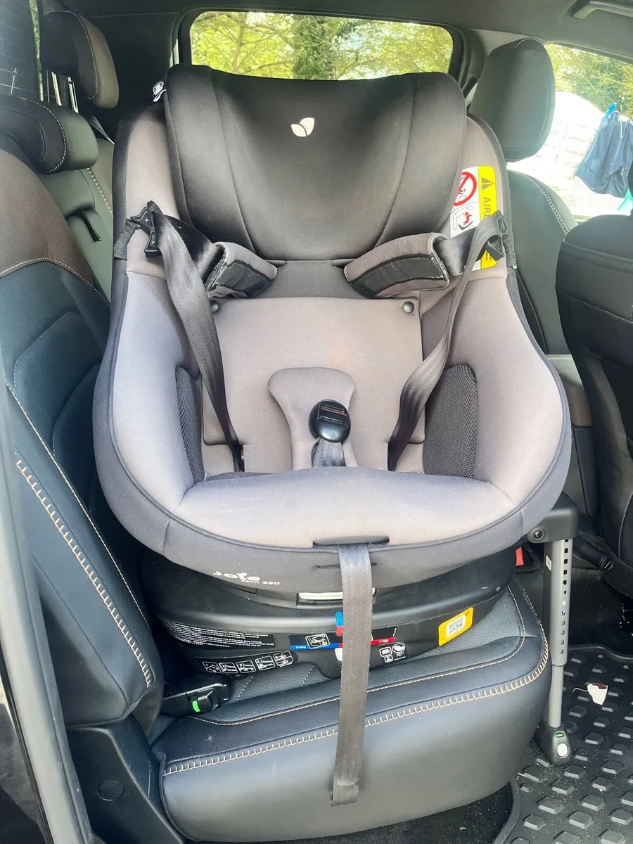 Car seat - Image 1