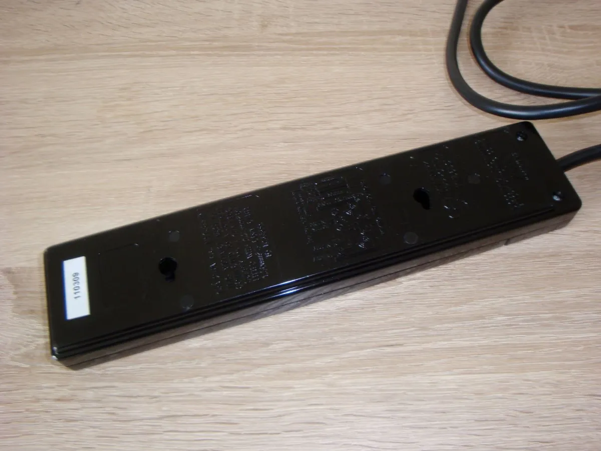 Maserplug black extension 4-gang lead cable 2m - Image 4