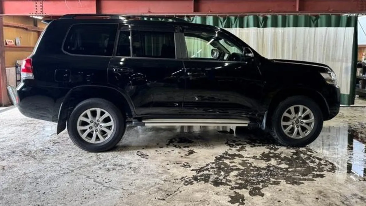 Toyota Landcruiser Amazon 200 Series 4.5 2 seats - Image 3