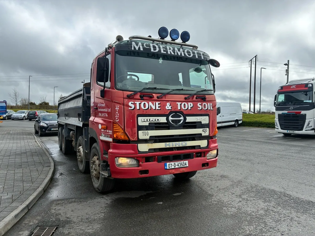 2007 Hino 700 steel body tipper - Image 2