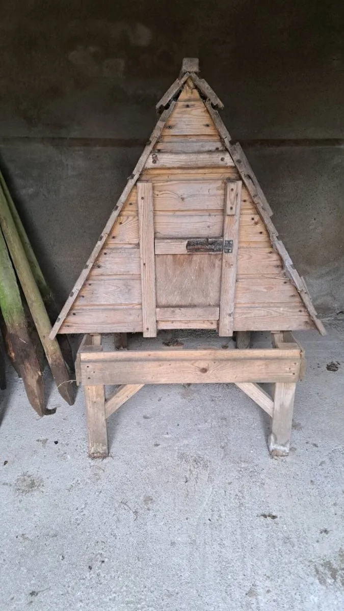 Hen house - Image 1