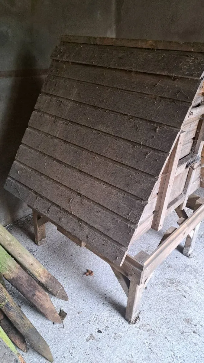 Hen house - Image 2
