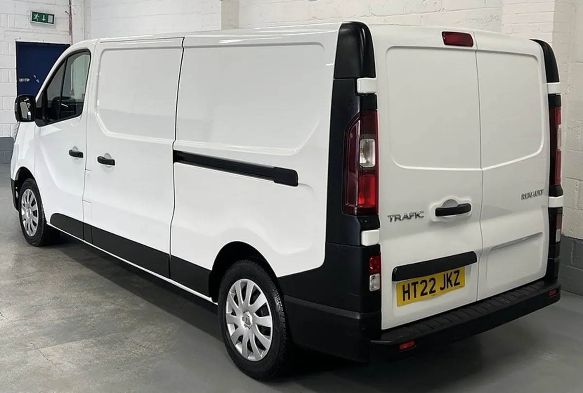 2022 Renault Trafic Panel Van - Image 3