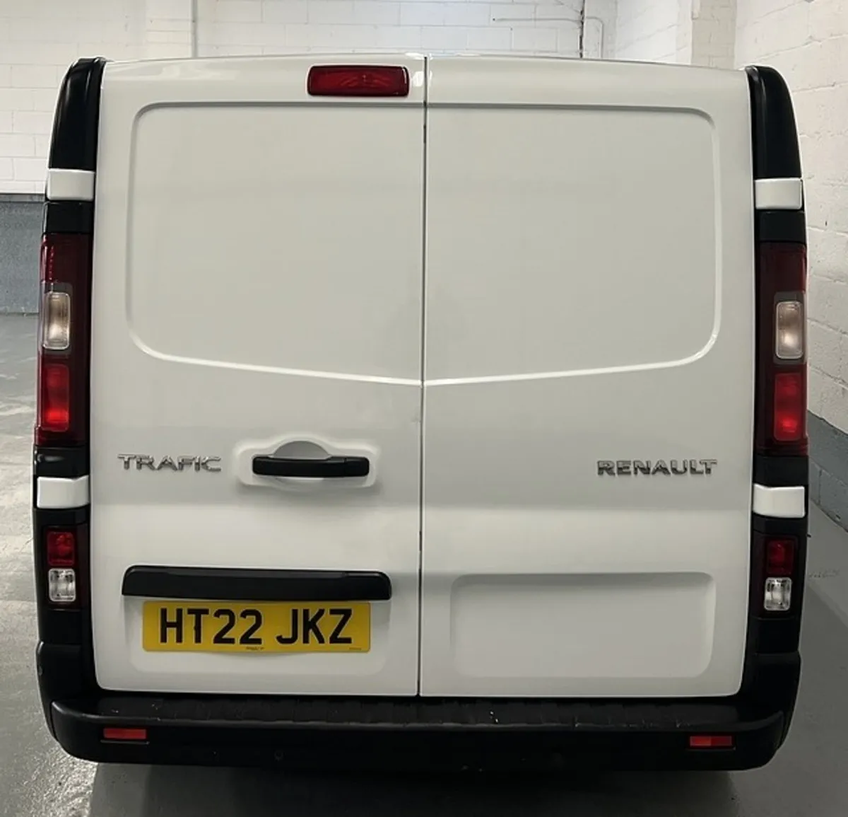 2022 Renault Trafic Panel Van - Image 2