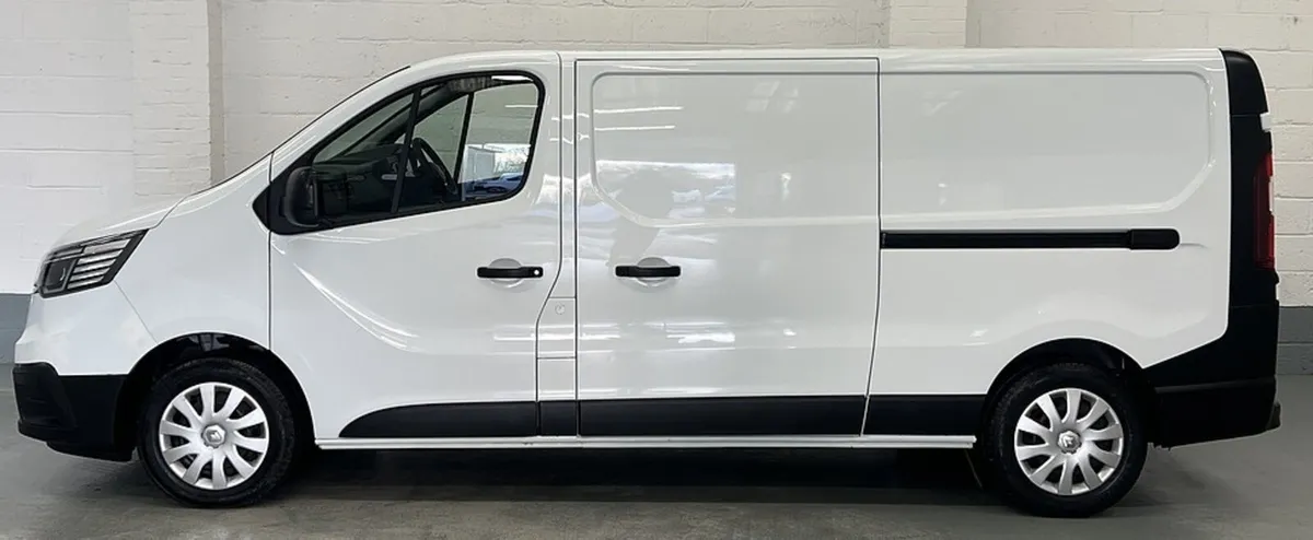 2022 Renault Trafic Panel Van - Image 4