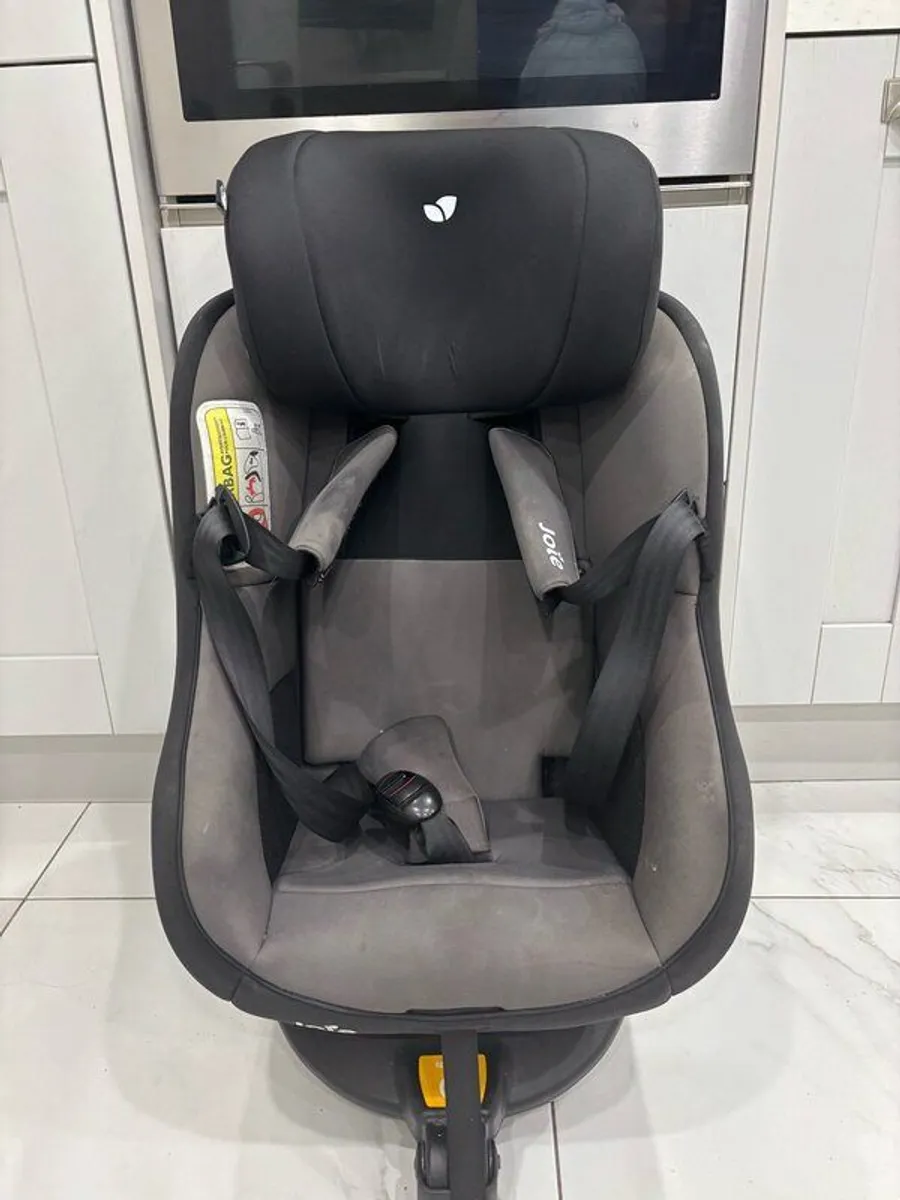 Joie 360 Spin Car Seat and Isofix Base - Image 1