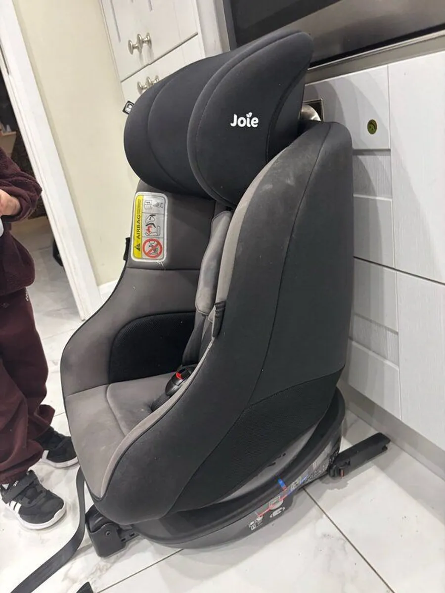 Joie 360 Spin Car Seat and Isofix Base - Image 2