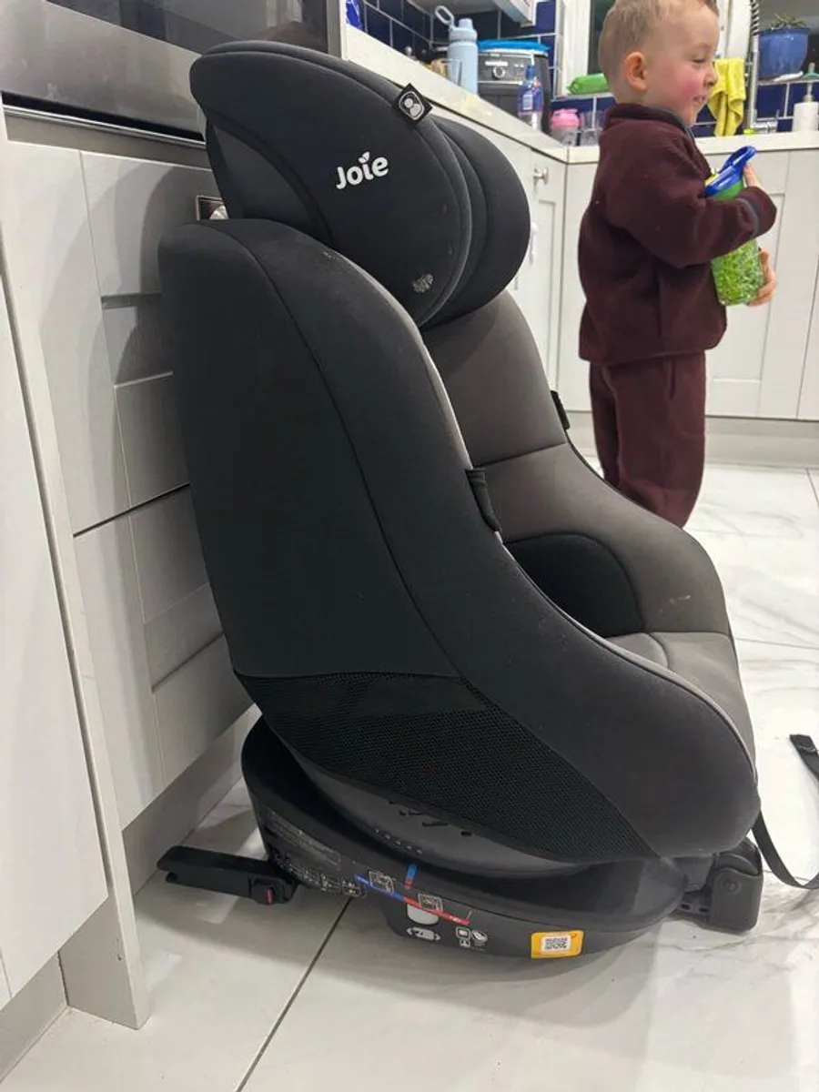 Joie 360 Spin Car Seat and Isofix Base - Image 3