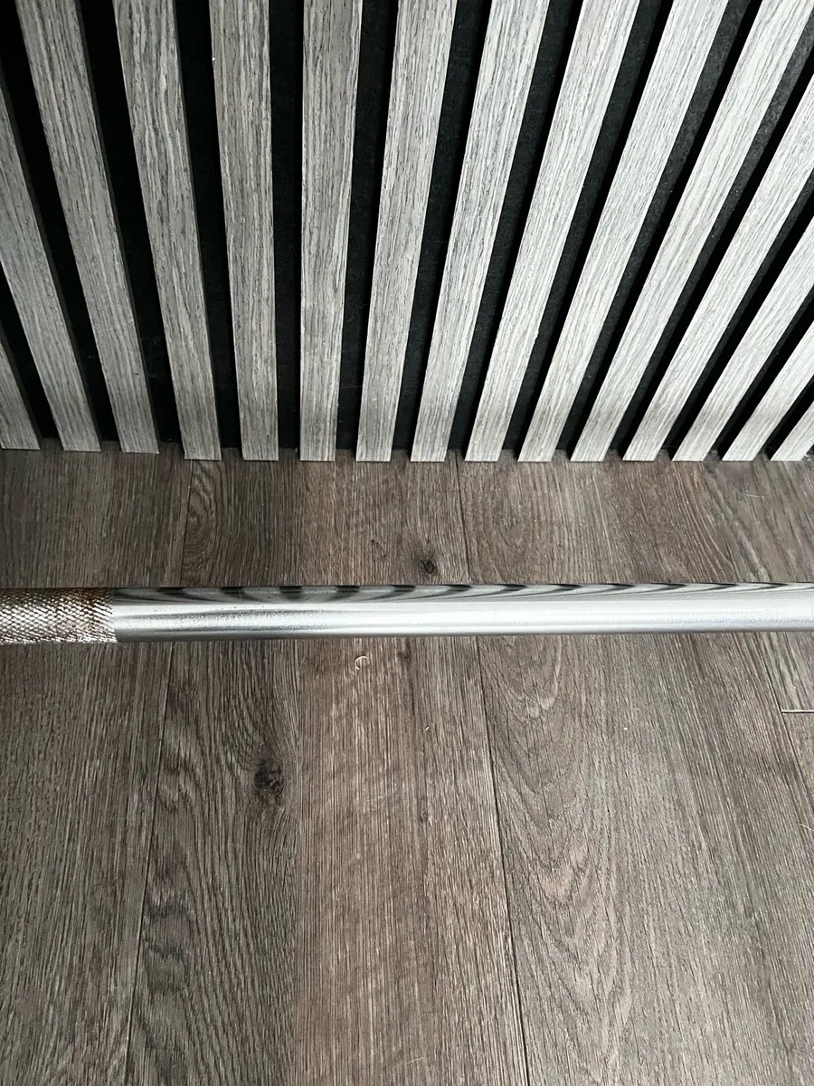 Weights and barbell - Image 3