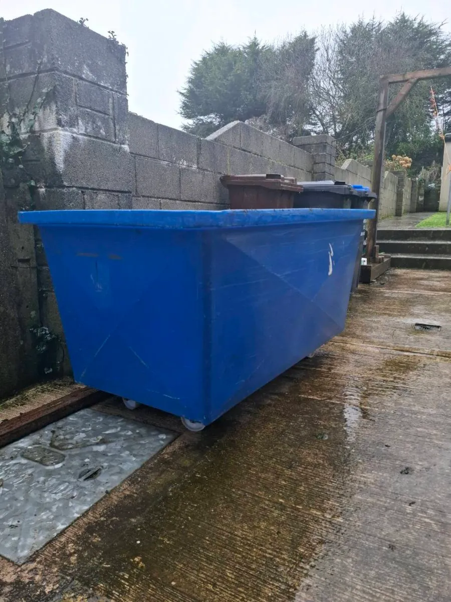 Utility container/tub - Image 1