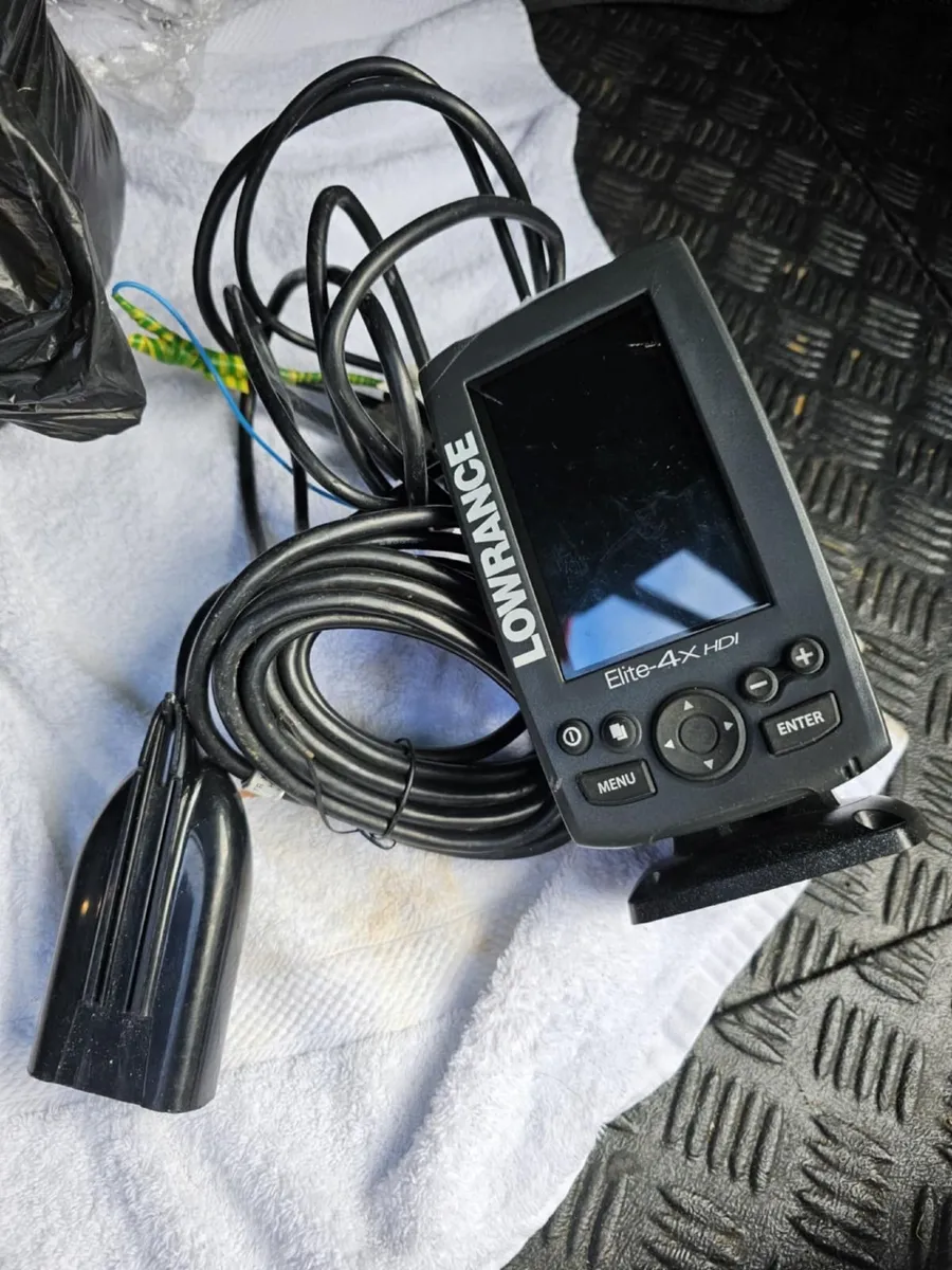 anchor, fish sonar, roller, stering lines - Image 1