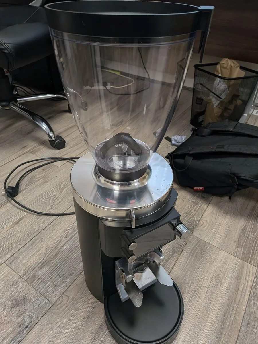 Mahlkonig E65 GBW Commercial Espresso Grinder - Image 3