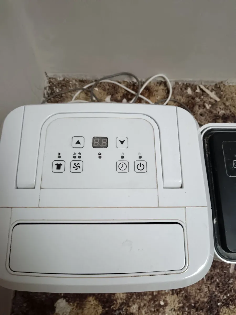 4 dehumidifiers - Image 3