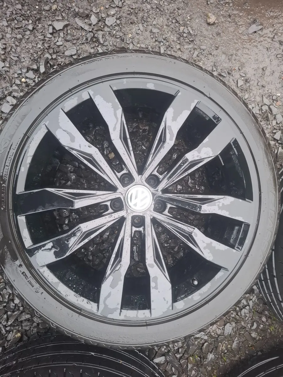 20" Genuine Vw Tiguan Suzuka Alloys with tyres - Image 4