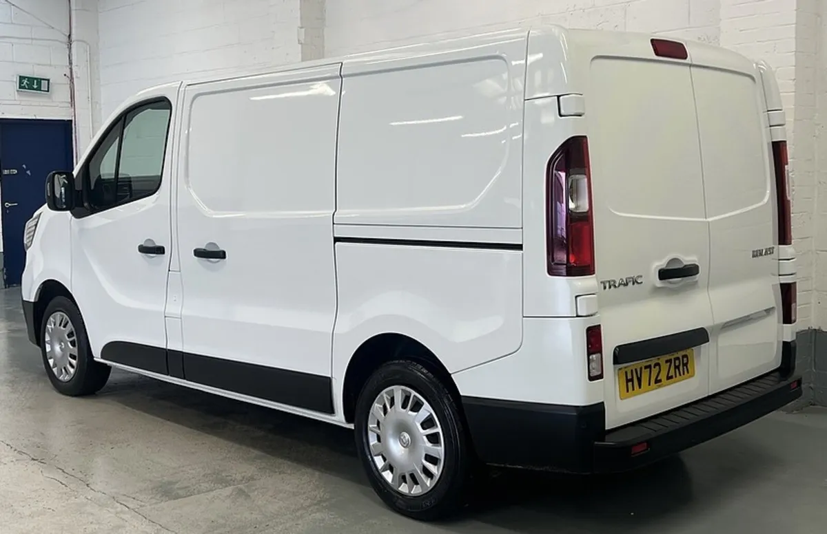 2023 Renault Trafic Panel Van - Image 3
