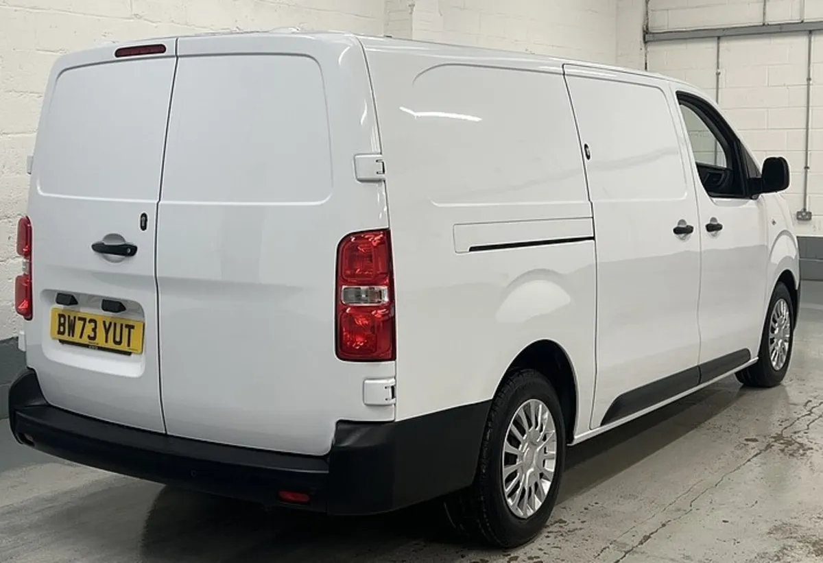 2024 Toyota ProAce Panel Van - Image 2