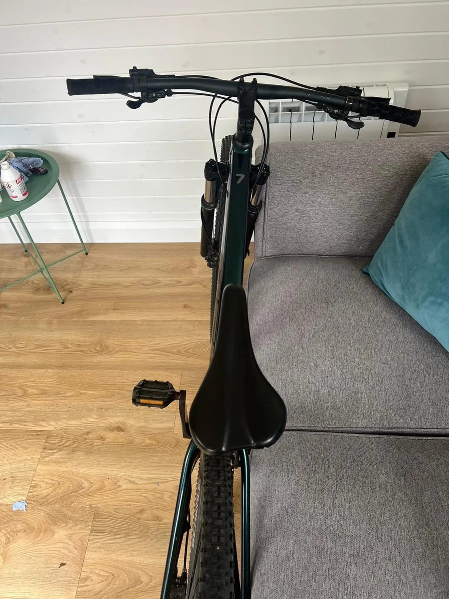 Trek Marlin 7 Mountain Bike - Image 2