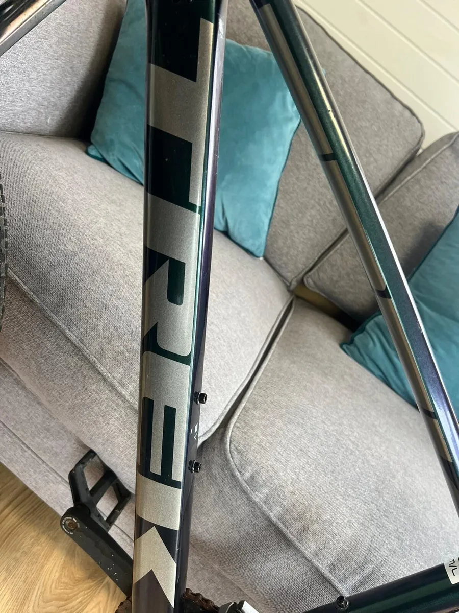 Trek Marlin 7 Mountain Bike - Image 3