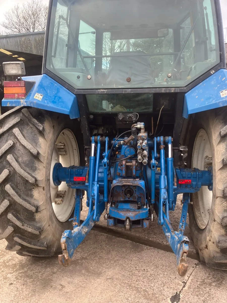 Ford tractor 8240 - Image 4