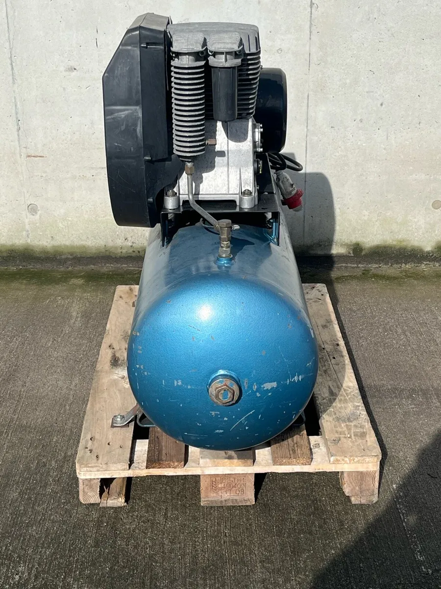 Air Compressor - Image 4