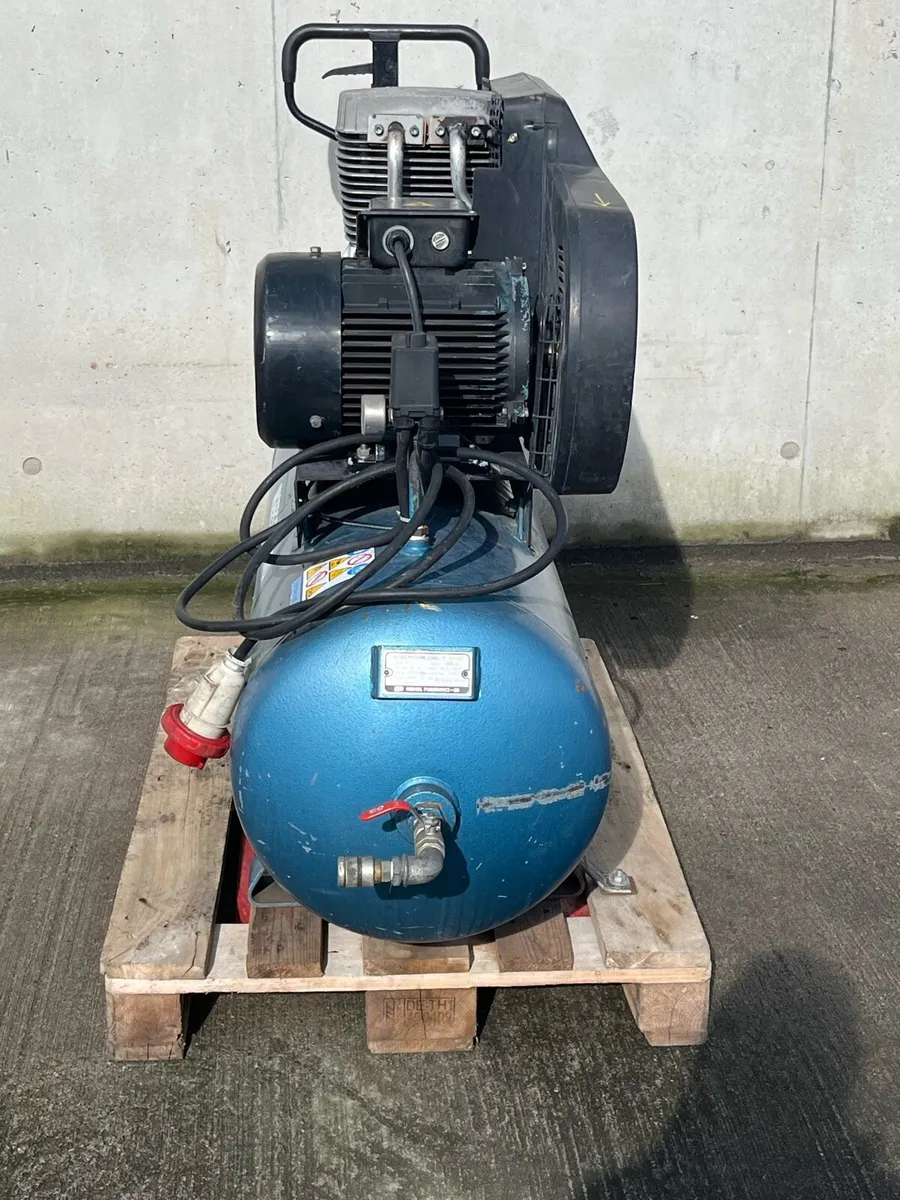 Air Compressor - Image 3