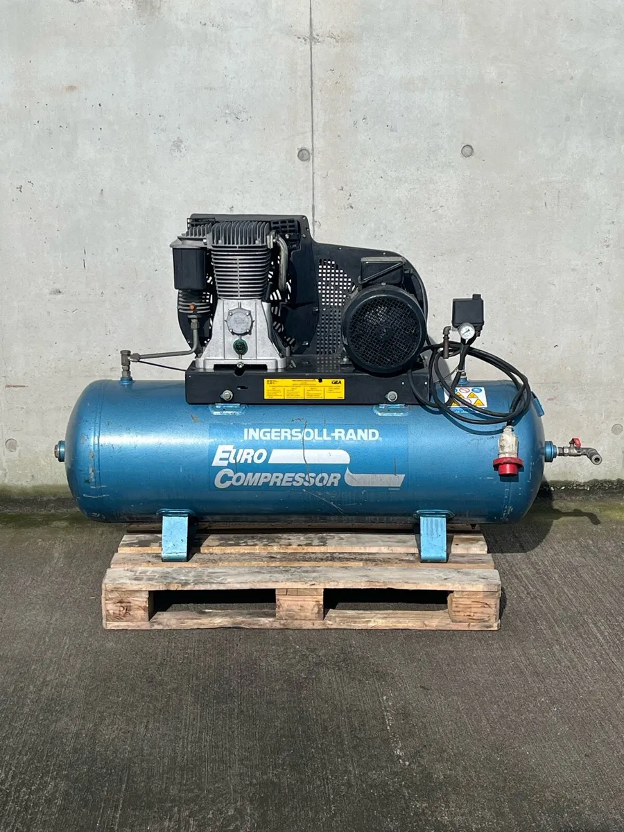 Air Compressor - Image 1