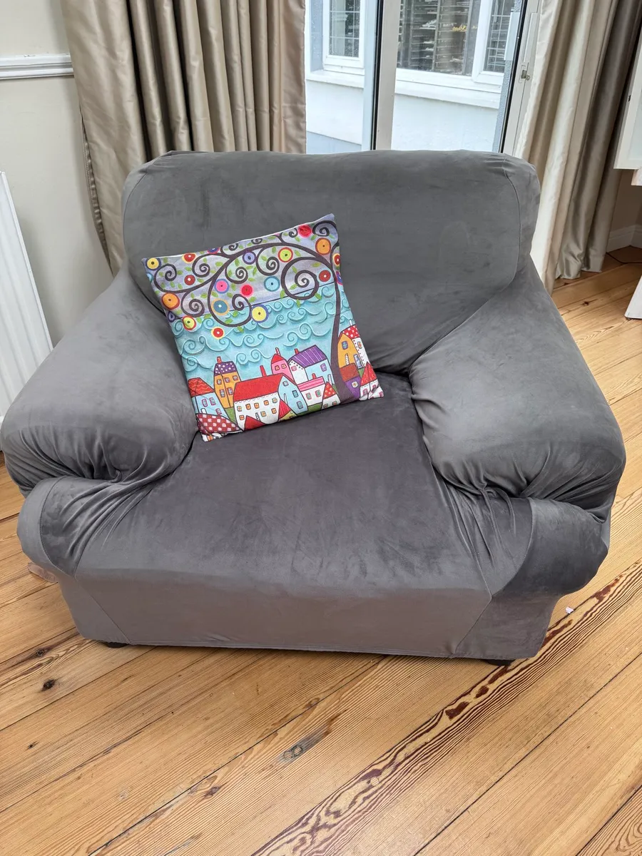 2  x Sofas + 2 Matching Armchairs + Footstool - Image 4