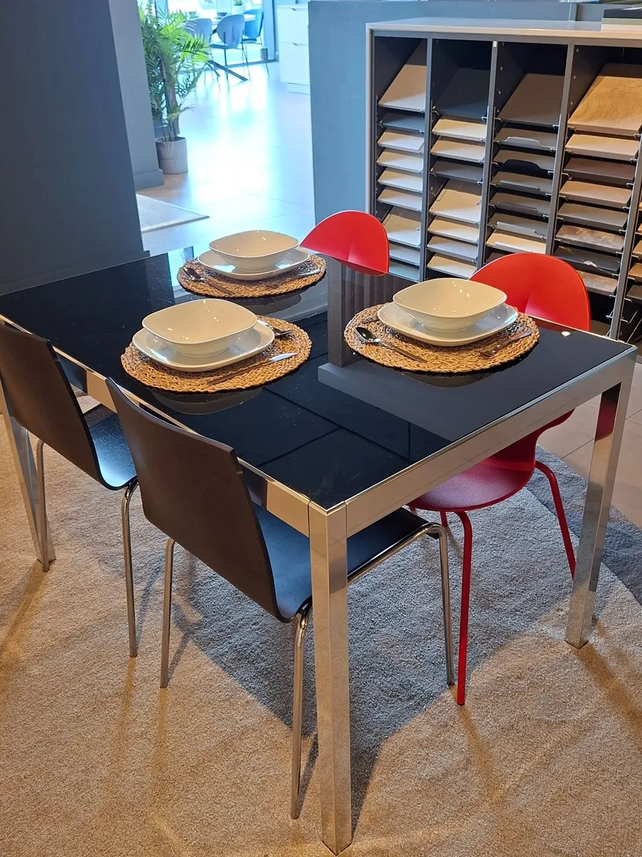 Calligaris Dining Table And Chairs - Image 2