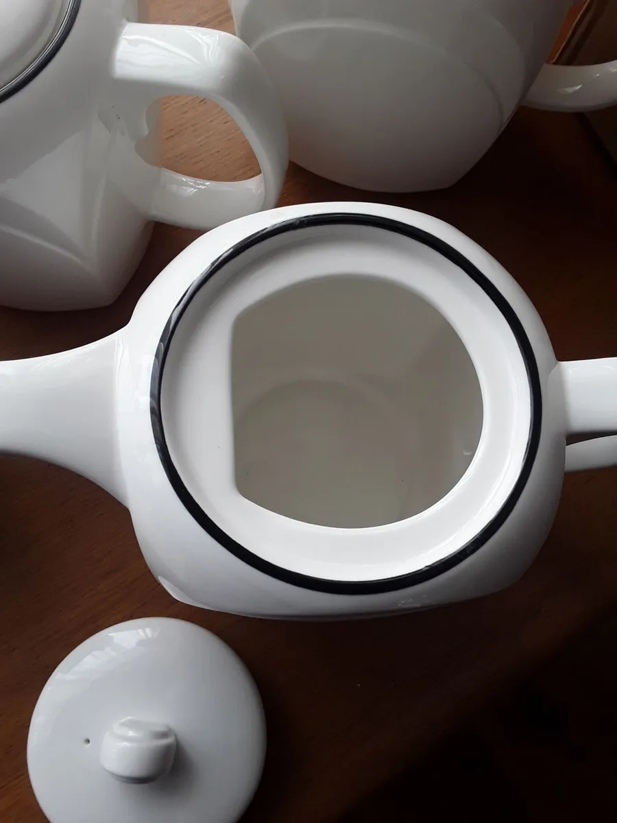 Four brand new porcelain teapots - Image 2