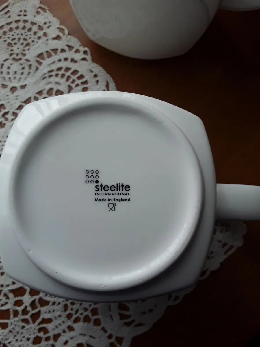 Four brand new porcelain teapots - Image 4