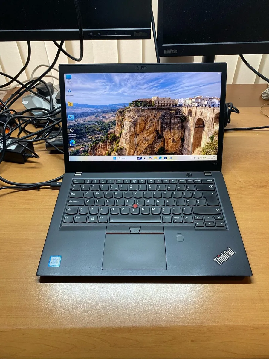 Lenovo Laptop i7 pro 16/256 windows 11 pro - Image 1