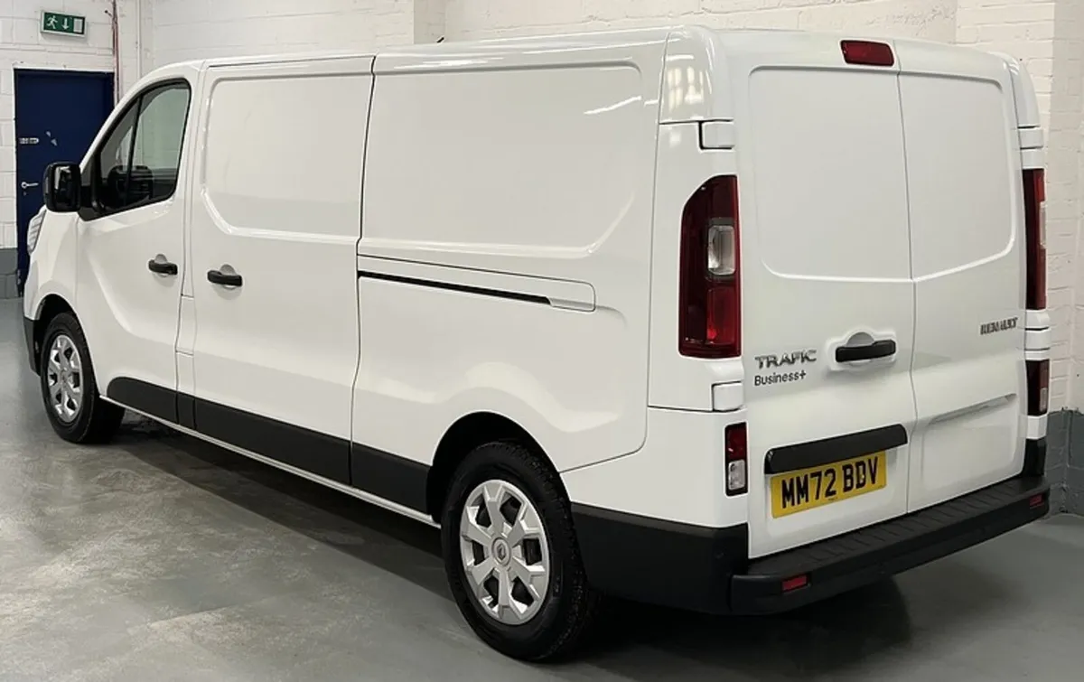 2022 Renault Trafic Panel Van - Image 4