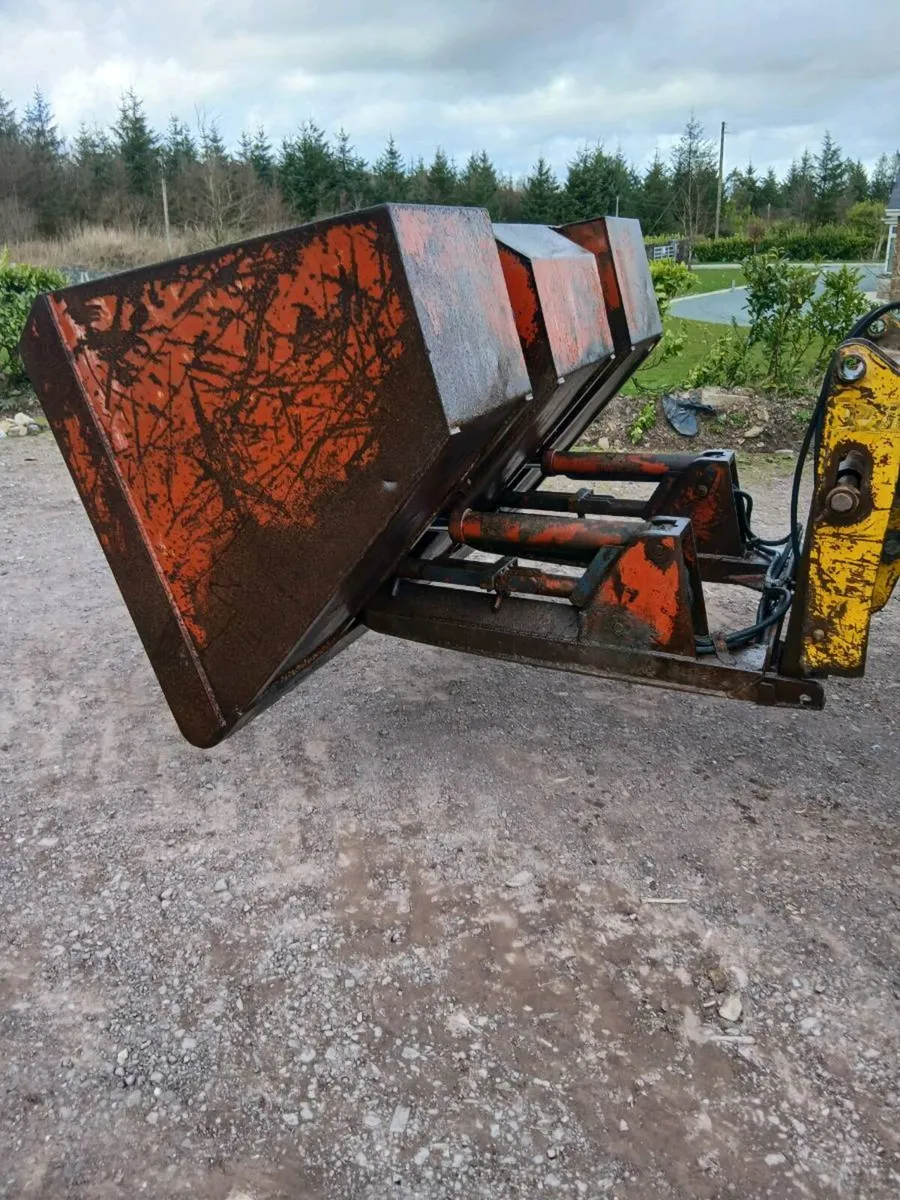 Forklift bucket - Image 1