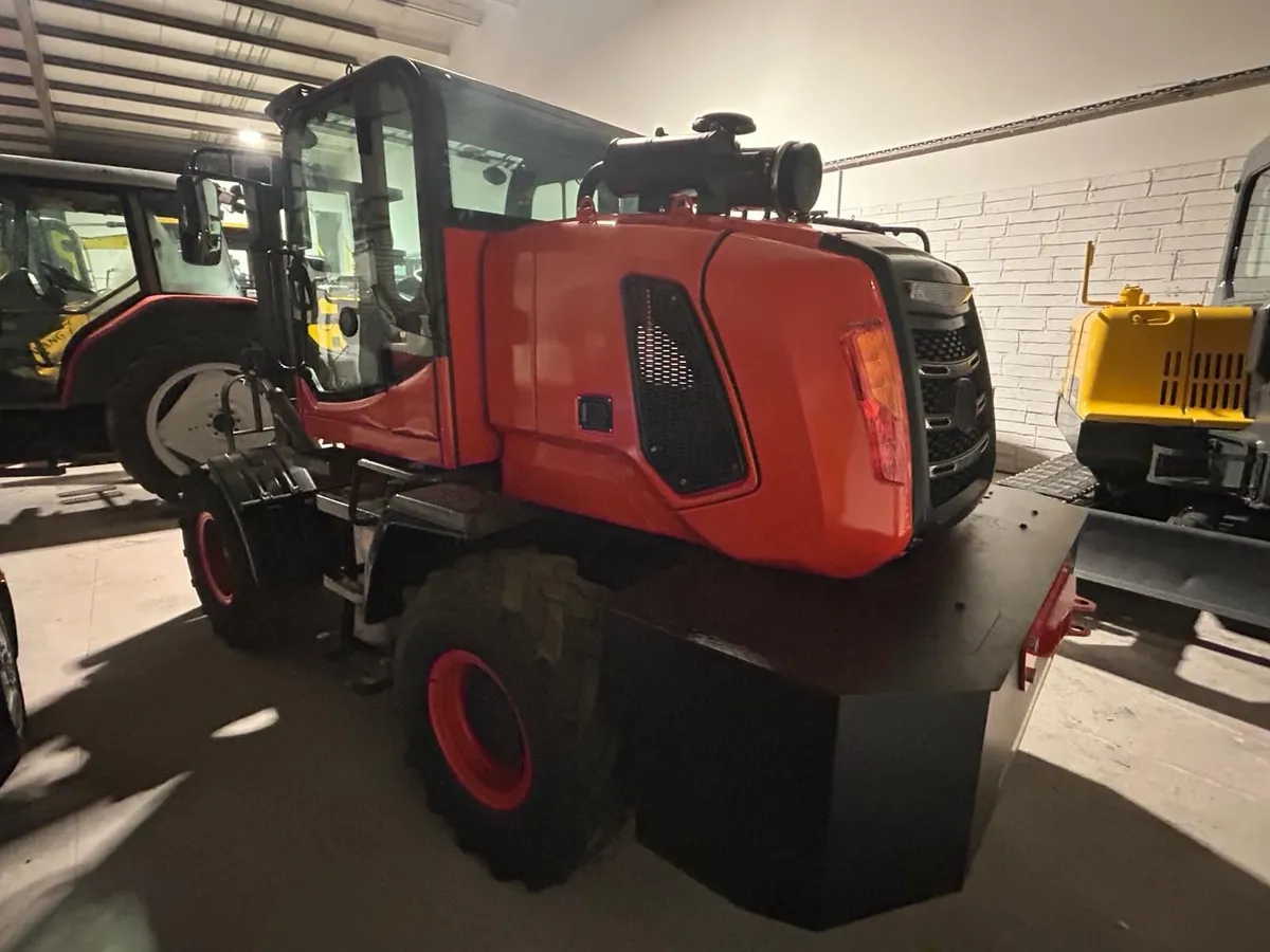 Rough Terrain Forklift - Image 4