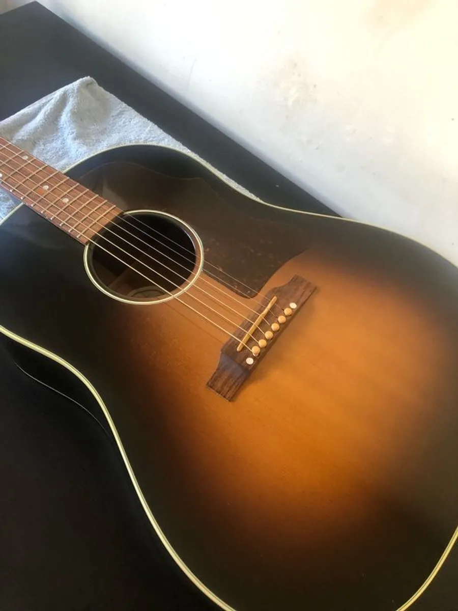 Gibson J45 Standard - Image 3
