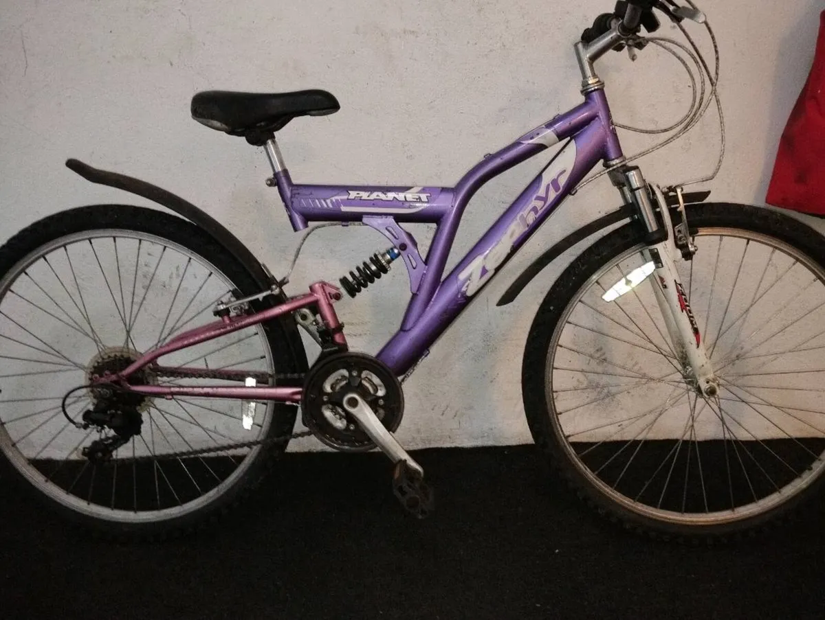 Girls 26inch bike - Image 1