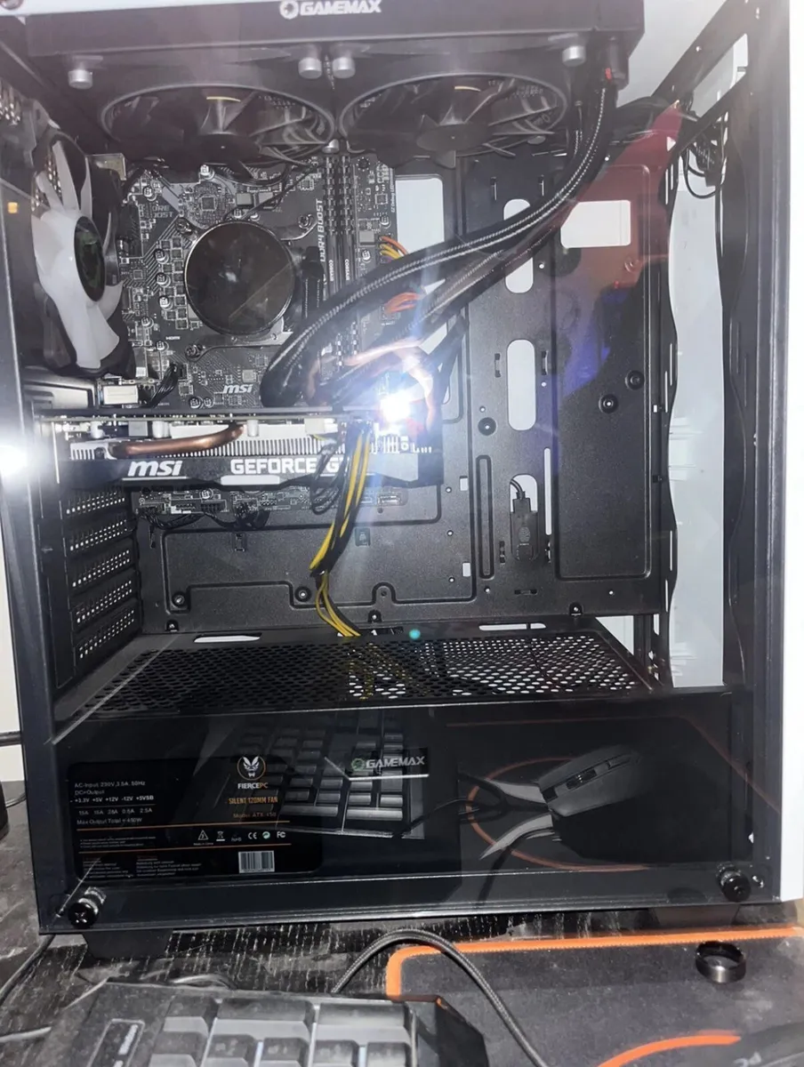 Gaming PC with Keyboard, Monitor and mouse - Image 4