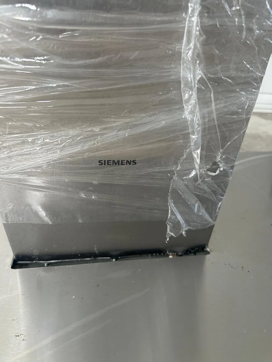 New Siemens Extractor Fan - Image 4