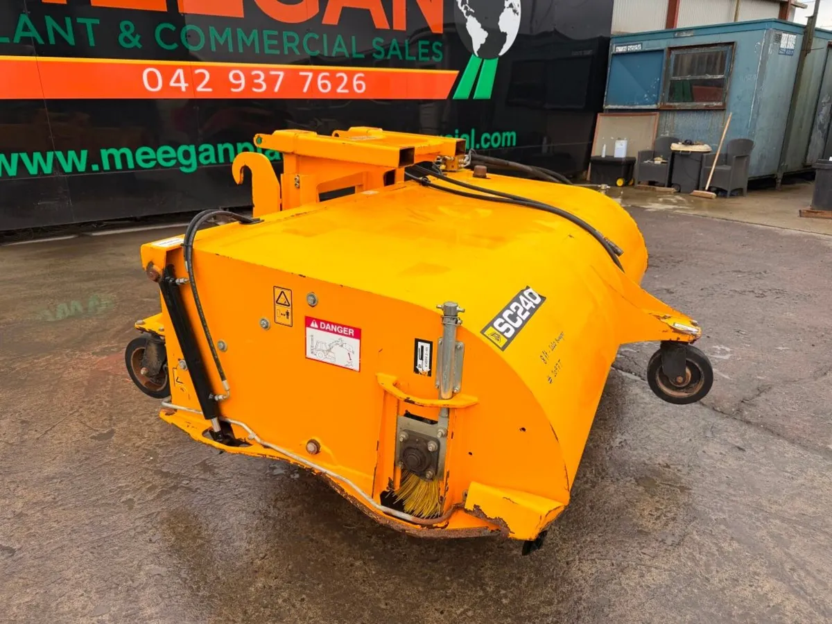 2020 JCB SWEEPER BRUSH collectors box ....2097T - Image 4