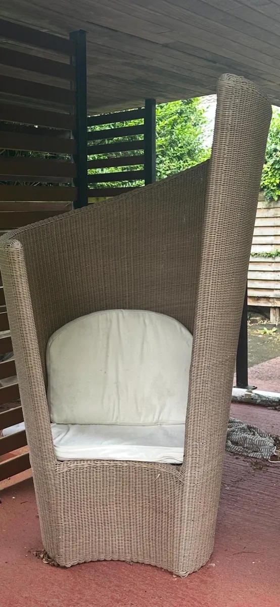 Large designer wicker garden chair - Image 2